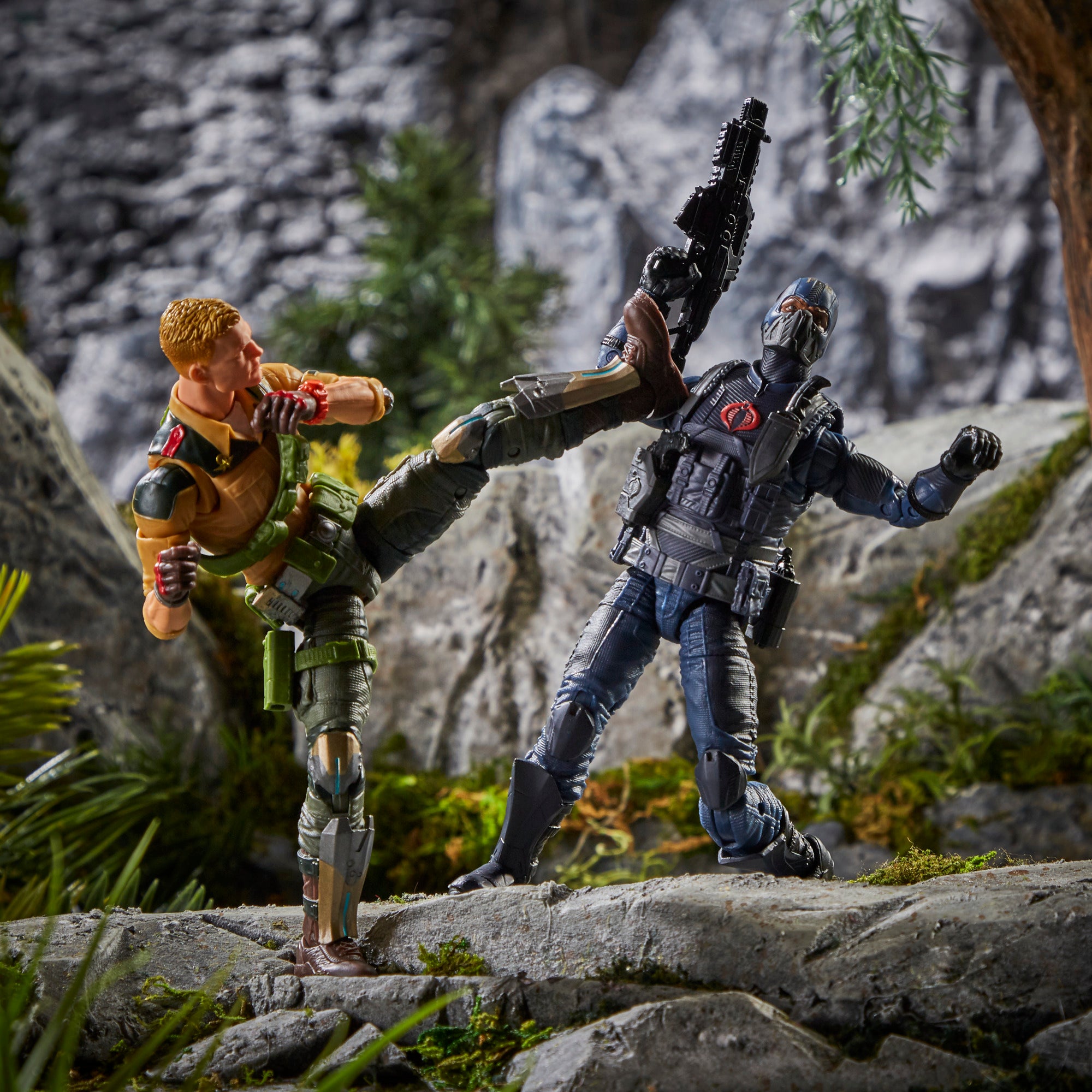 G.I. Joe Classified Series Zartan holding alternate bald head accessory close-up