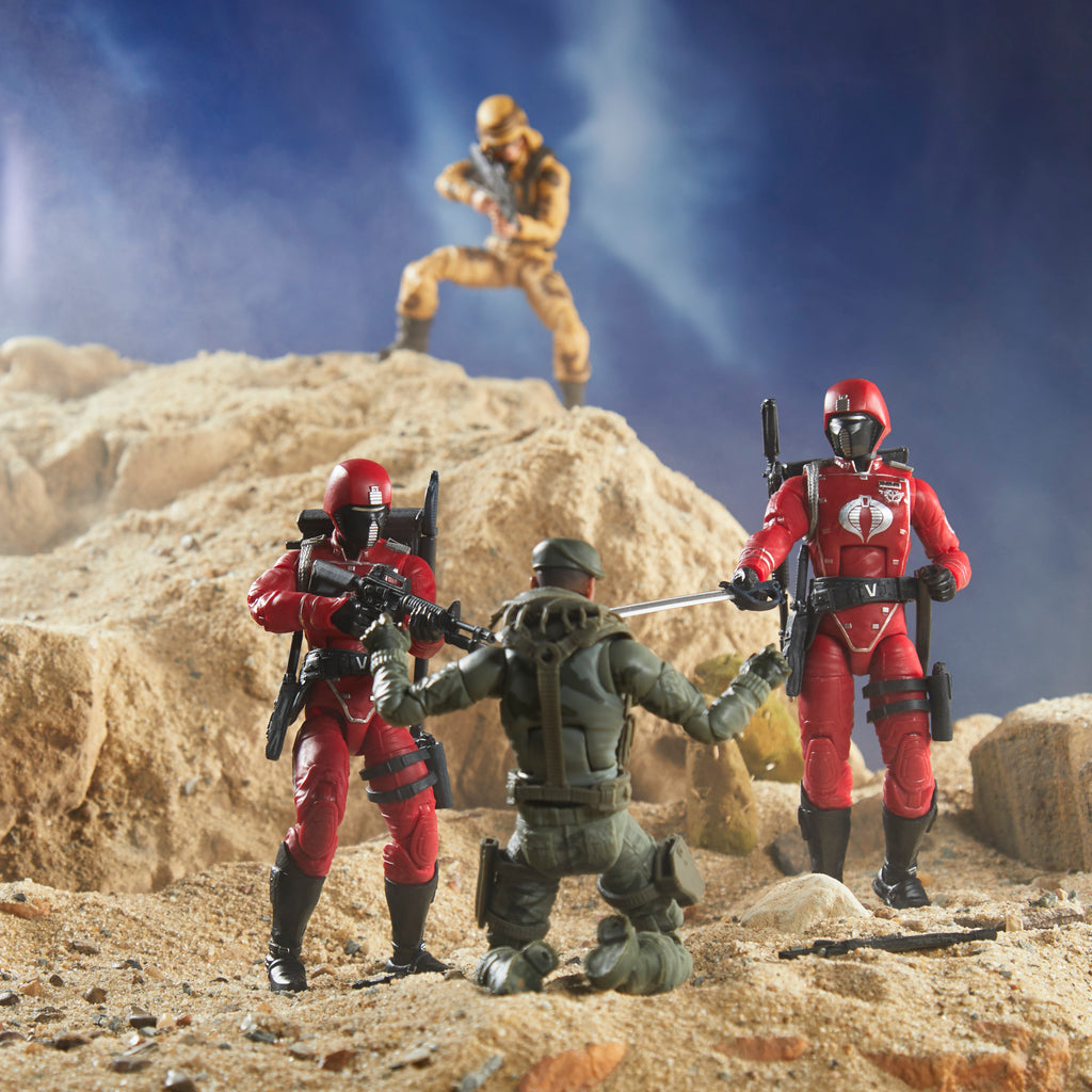 G.I. Joe Classified Series Dusty and Betelgeuse desert diorama crossover shot 02528