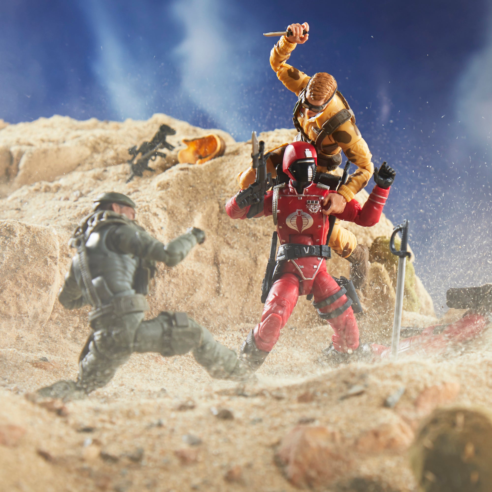 G.I. Joe Classified Series Dusty and Betelgeuse desert diorama crossover shot 02568