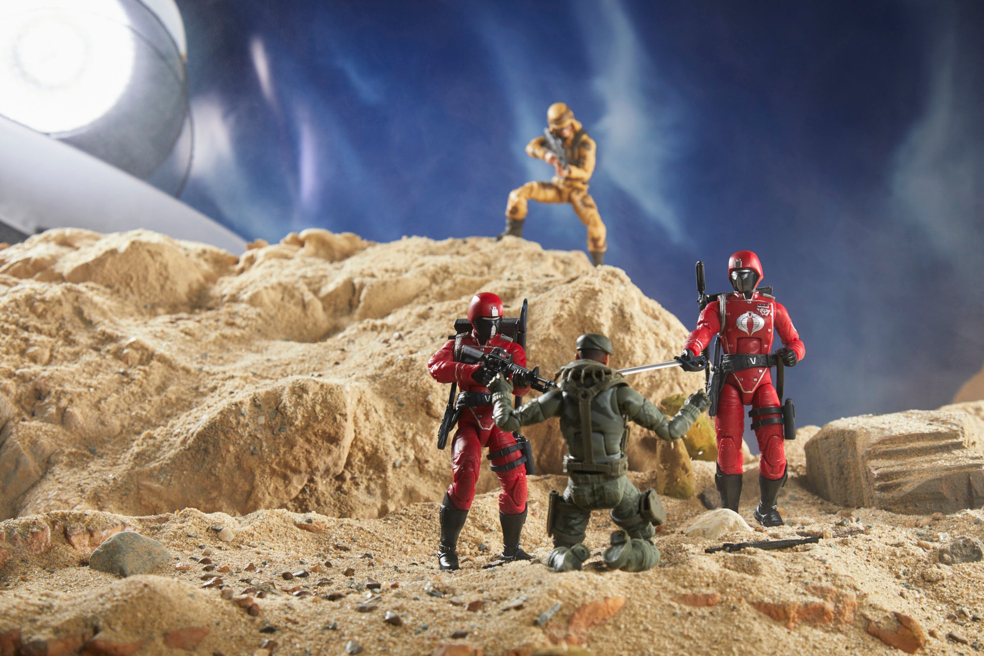 G.I. Joe Classified Series Dusty and Betelgeuse desert diorama crossover shot wide angle