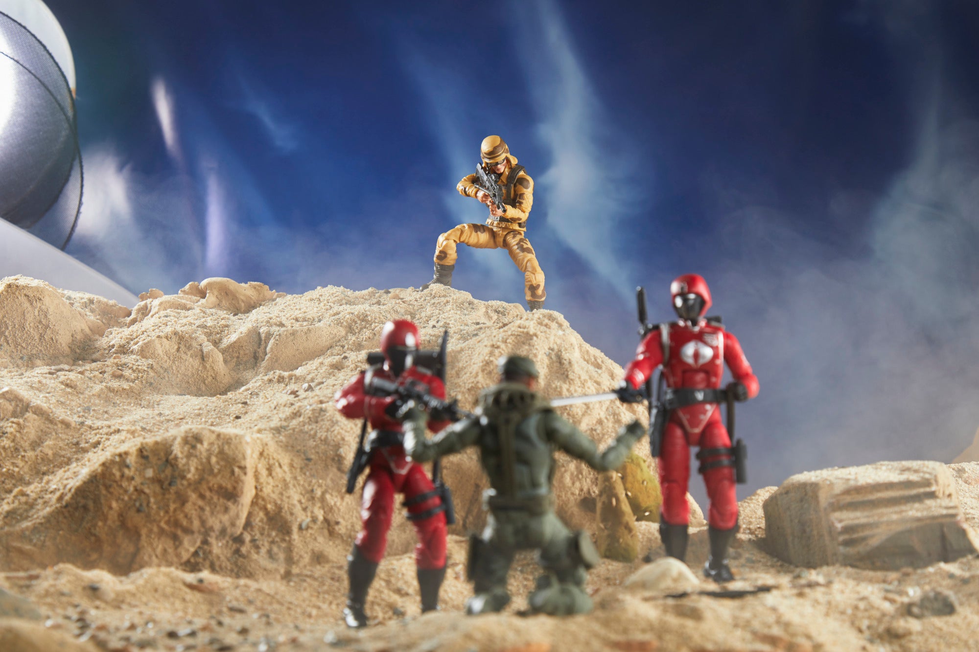 G.I. Joe Classified Series Dusty and Betelgeuse desert diorama crossover NoCrop2537