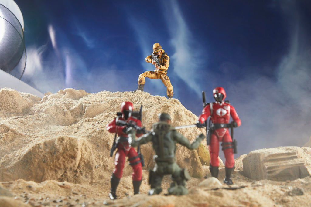 G.I. Joe Classified Series Dusty and Betelgeuse desert diorama crossover NoCrop2540