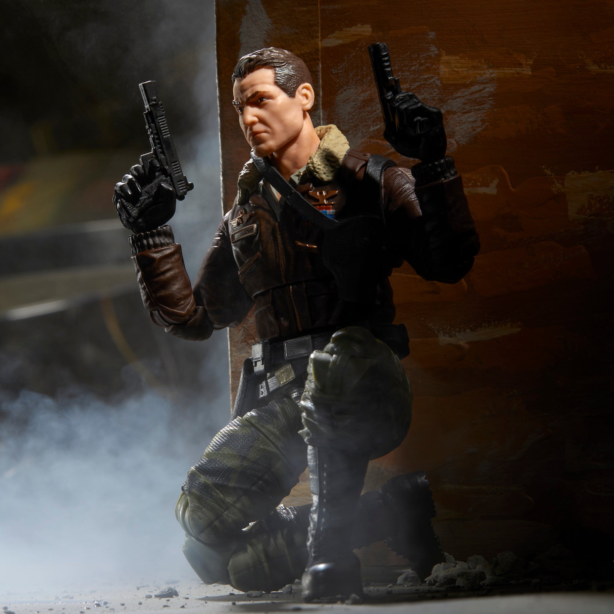 G.I. Joe Classified Series #103 General Hawk Abernathy - Diorama Kneeling