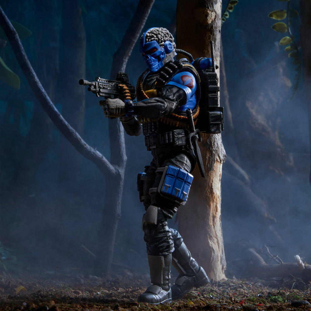 G.I. Joe Classified Series #76 Range-Viper diorama jungle shot 440 leaning on tree with rifle