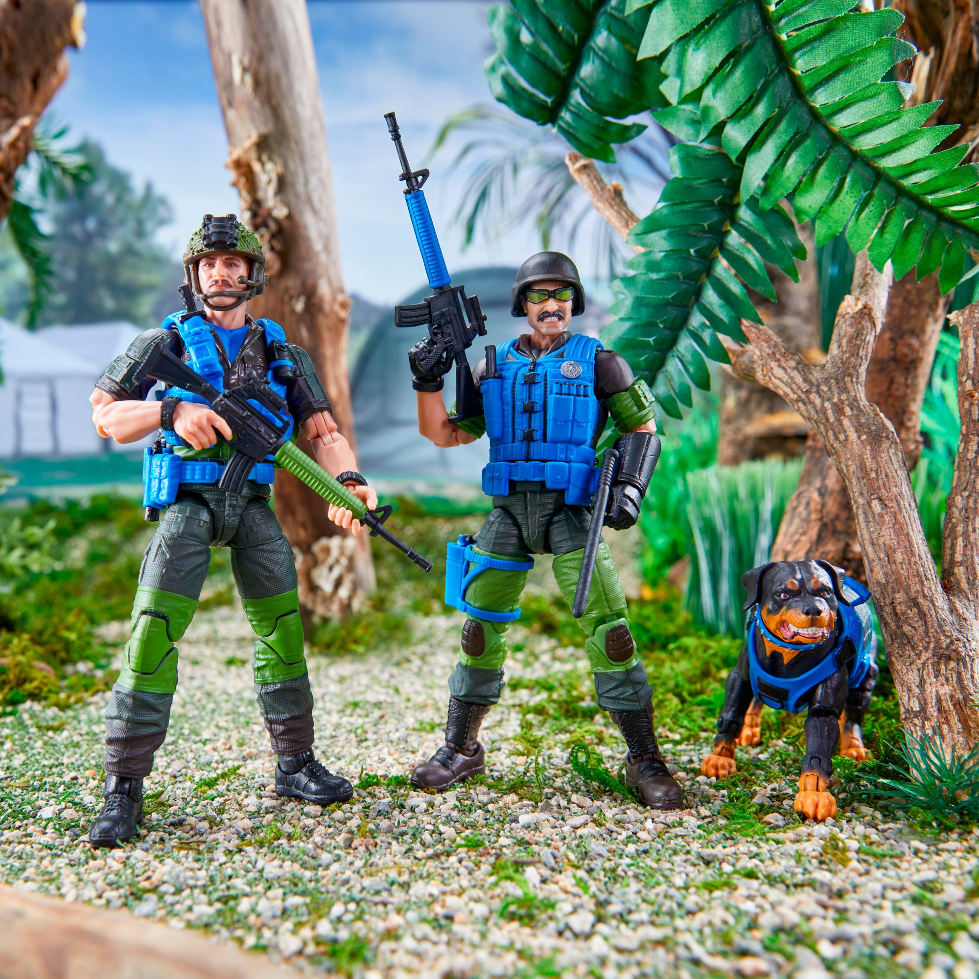 G.I. Joe Classified Series #220 Mad Marauders Footloose and Mutt figures close-up