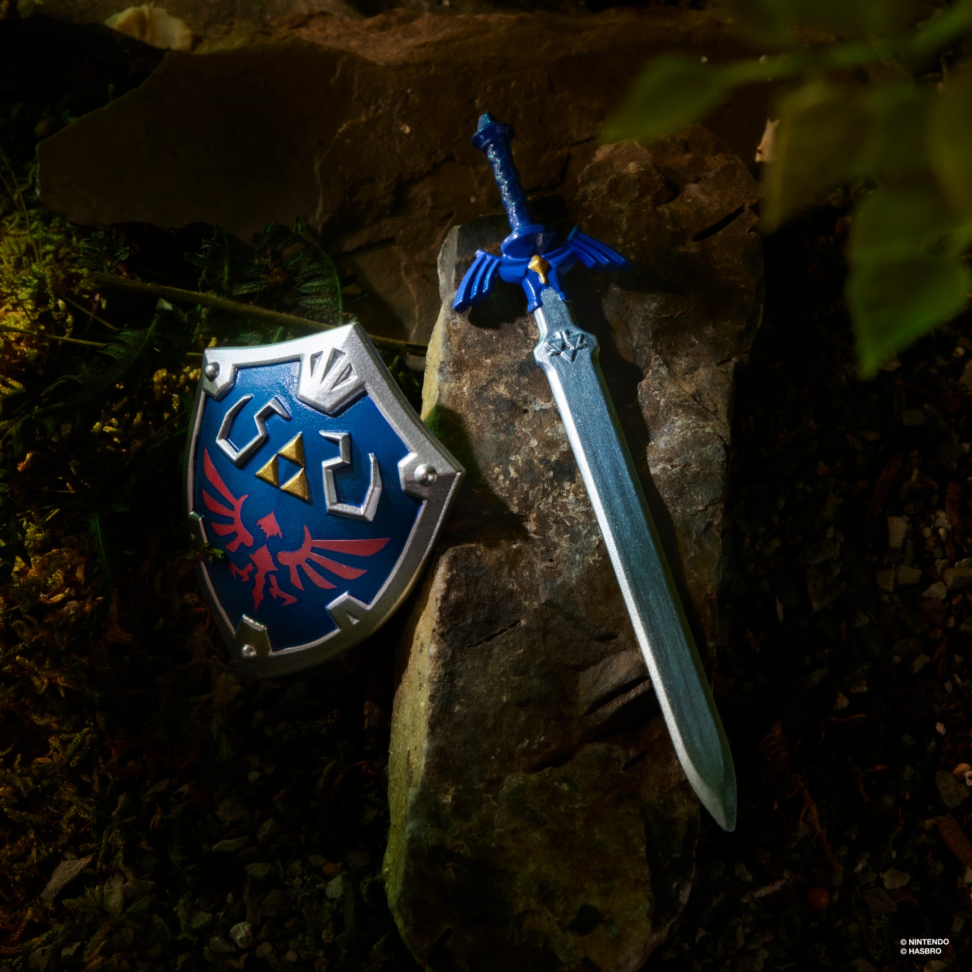 The Legend of Zelda Heroes of Hyrule Link – Diorama lifestyle shot 2