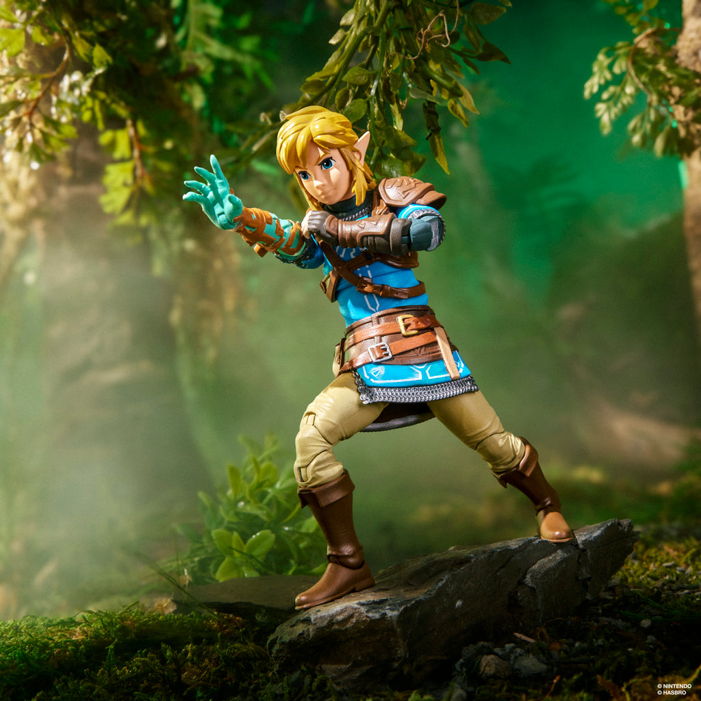 The Legend of Zelda Heroes of Hyrule Link – Diorama lifestyle shot 3
